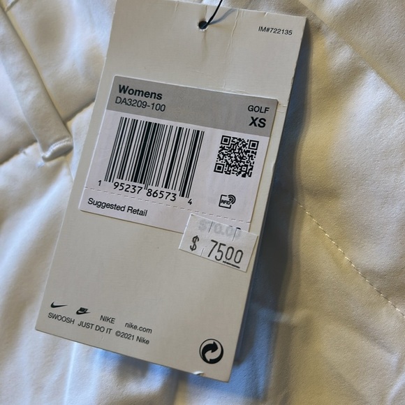 Nike Dri-FIT Victory
Women's 5" Golf Shorts NWT - Picture 6 of 11